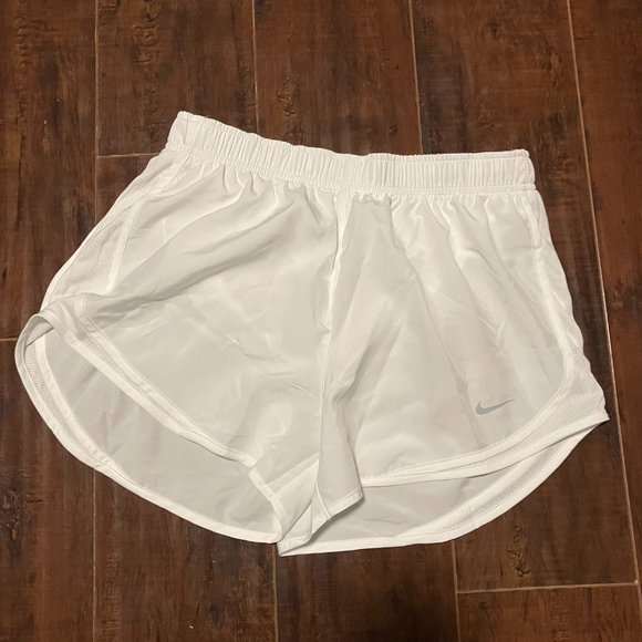 Nike Women's Tempo Running Shorts - Picture 1 of 5